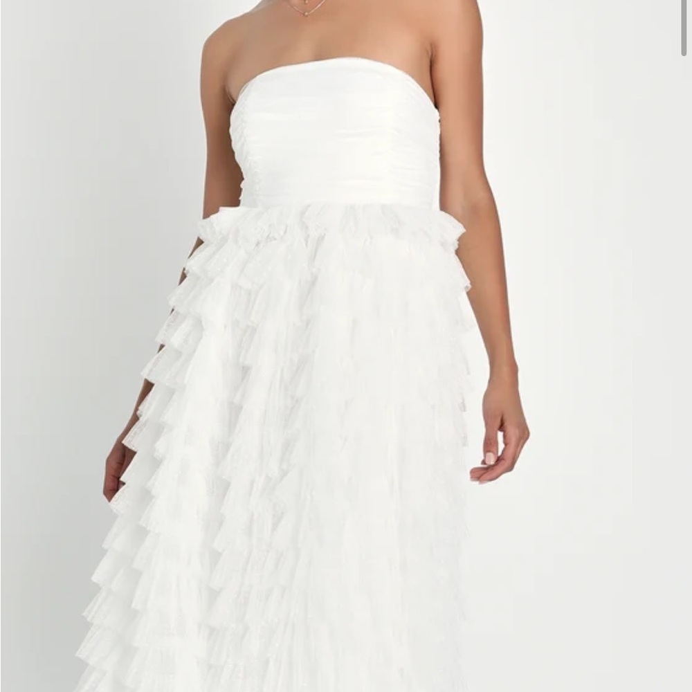 Lulu's Cream Strapless Sleeveless Gown